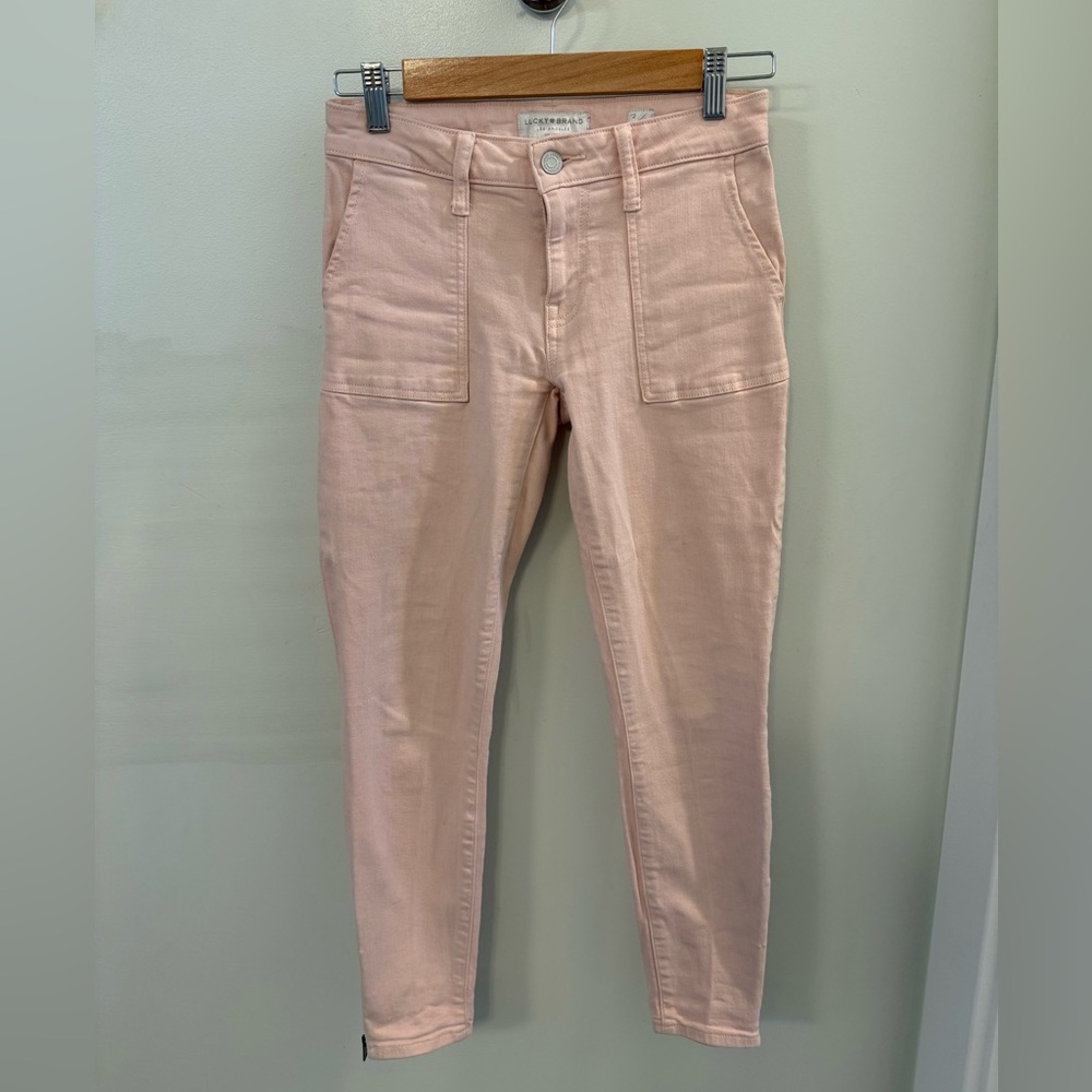 Lucky Brand Light Pink Low Rise Skinny Jeans - hardly worn!! 🩷🌸💗